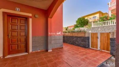 Semi-detached house on Avenida Juan Carlos I, 115 photo 3