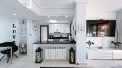 Pis – Orihuela, Urbanización Villacosta II-Las Filipinas, Villa Martín - Més