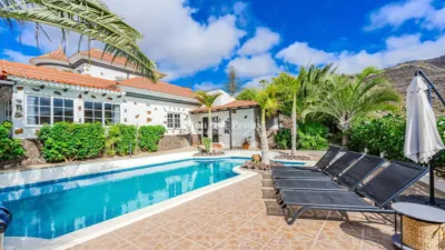 Villa in Los Menores