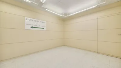 Local comercial en venta en Plaza de las Cofradías, 4, Burlada - Burlata de 107.000 €