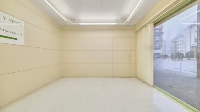 Local comercial en venta en Plaza de las Cofradías, 4, Burlada - Burlata de 107.000 €