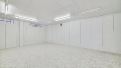 Local comercial en venta en Plaza de las Cofradías, 4, Burlada - Burlata de 107.000 €