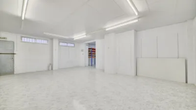 Local comercial en venta en Plaza de las Cofradías, 4, Burlada - Burlata de 107.000 €