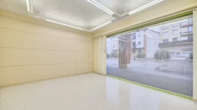 Local comercial en venta en Plaza de las Cofradías, 4, Burlada - Burlata de 107.000 €