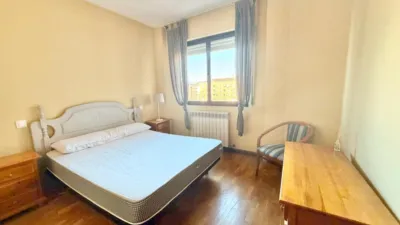 Piso en alquiler en Calle Piquete, Cascajos-Piqueras (Logroño) de 700 €<span>/mes</span>