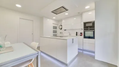 Apartment on Pedro Fernández Serrano Street photo 18