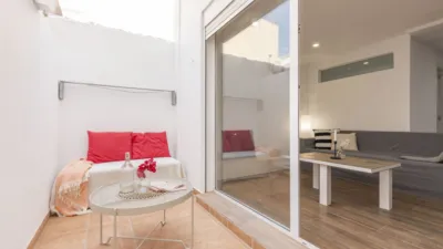 Flat on Calle Cl U de Maig, No. 15 photo 15