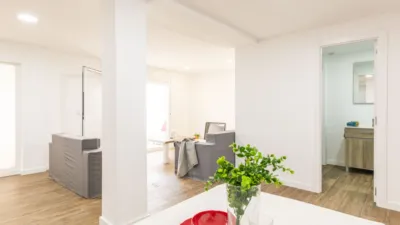 Flat on Calle Cl U de Maig, No. 15 photo 3