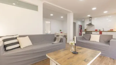 Flat on Calle Cl U de Maig, No. 15 photo 5