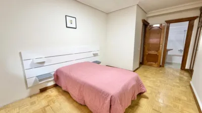 Piso en alquiler en Avenida de Pío XII, Centro (Logroño) de 850 €<span>/mes</span>