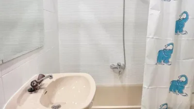 Piso en alquiler en Avenida de Pío XII, Centro (Logroño) de 850 €<span>/mes</span>