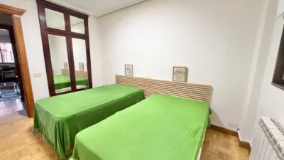Piso en alquiler en Avenida de Pío XII, Centro (Logroño) de 850 €<span>/mes</span>
