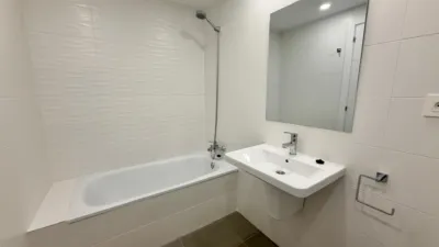 Piso en alquiler en Calle Ps Maria Moliner, San Adrián-La Cava-El Arco (Logroño) de 1.100 €<span>/mes</span>