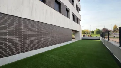 Piso en alquiler en Calle Ps Maria Moliner, San Adrián-La Cava-El Arco (Logroño) de 1.100 €<span>/mes</span>