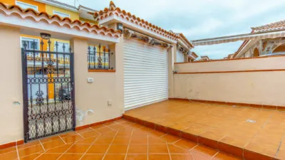 Semi-detached house on Calle del Lagar, 9 photo 2