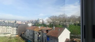 Piso en alquiler en Calle Villavalencia, A Carballeira (Ourense Capital) de 800 €<span>/mes</span>
