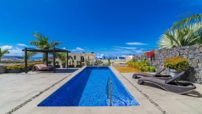 House on Calle Luxemburgo photo 2