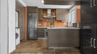Piso en venta en Calle Guadalbullón, Pineda-Pedro Salvador (Distrito Bellavista-La Palmera. Sevilla Capital) de 235.000 €