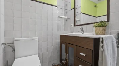 Piso en venta en Calle Guadalbullón, Pineda-Pedro Salvador (Distrito Bellavista-La Palmera. Sevilla Capital) de 235.000 €