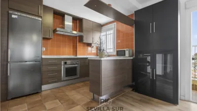Piso en venta en Calle Guadalbullón, Pineda-Pedro Salvador (Distrito Bellavista-La Palmera. Sevilla Capital) de 235.000 €