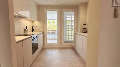 Piso en alquiler en Calle Ur Arroyo Las Cañas 8 Es:6 Pl:01 Pt:02 29680 Estep, Número 8, Selwo (Estepona) de 3.000 €<span>/mes</span>