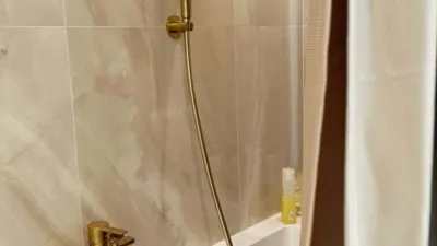 Piso en alquiler en Calle Ur Arroyo Las Cañas 8 Es:6 Pl:01 Pt:02 29680 Estep, Número 8, Selwo (Estepona) de 3.000 €<span>/mes</span>