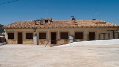 Chalet in Elche de La Sierra photo 3