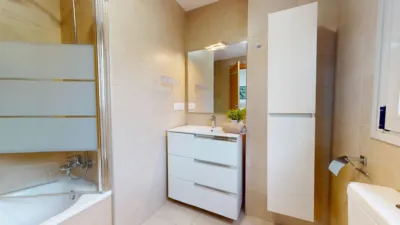 Casa en venta en Calle Lisboa, Burlada - Burlata de 543.000 €