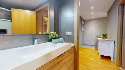 Casa en venta en Calle Lisboa, Burlada - Burlata de 543.000 €