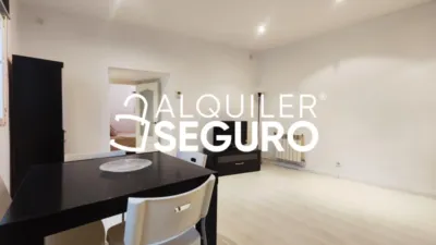 Piso en alquiler en Centro - Imagen 2