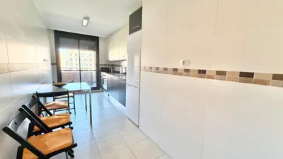 Piso en alquiler en Calle Pq Lirios los, La Portalada-Varea (Logroño) de 940 €<span>/mes</span>