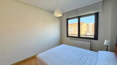 Piso en alquiler en Calle Pq Lirios los, La Portalada-Varea (Logroño) de 940 €<span>/mes</span>