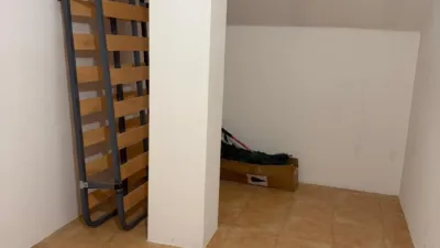 Piso en alquiler en Calle Pq Lirios los, La Portalada-Varea (Logroño) de 940 €<span>/mes</span>