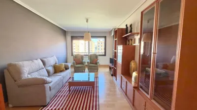 Piso en alquiler en Calle Pq Lirios los, La Portalada-Varea (Logroño) de 940 €<span>/mes</span>