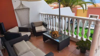 Semi-detached chalet on Calle Galicia photo 3