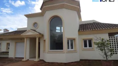 Ático en venta en Urbanización Club Golf San Roque, Núcleo (San Roque) de 480.000 €