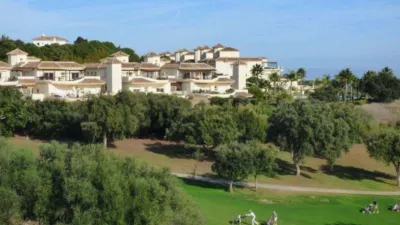 Ático en venta en Urbanización Club Golf San Roque, Núcleo (San Roque) de 480.000 €