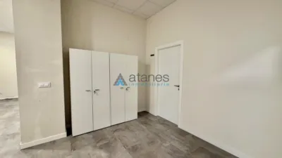 Local comercial en venta en Cambre- Temple - Más
