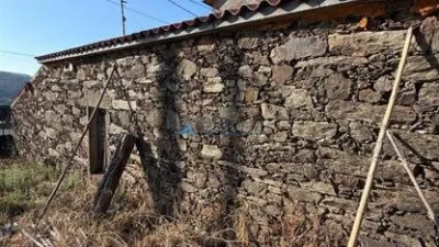 Casa – Carral, Beira - Més