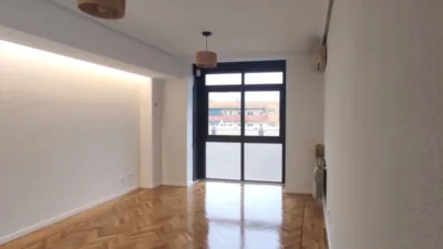 Piso en alquiler en Adelfas - Imagen 2