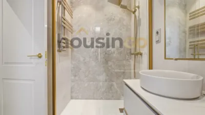 Apartment in Salamanca District photo 21
