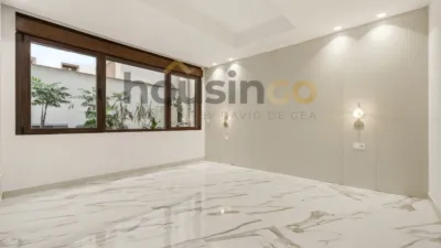Apartment in Salamanca District photo 21