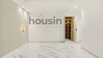 Apartment in Salamanca District photo 22