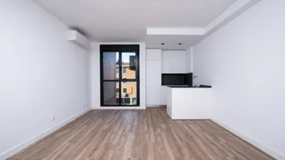 Piso en alquiler en Calle de Diego Ayllón - Imagen 3