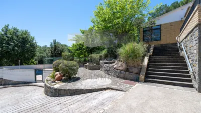 Chalet on Paratge Les Brugueres Street photo 2