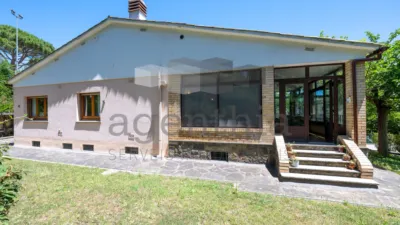 Chalet on Paratge Les Brugueres Street photo 3