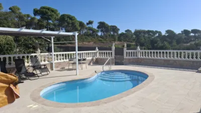 Chalet on Carrer del Montseny photo 2