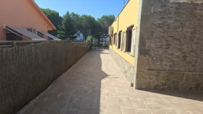 Chalet on Carrer del Montseny photo 9