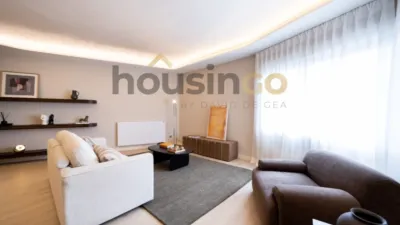 Apartment in Salamanca District photo 2