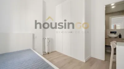 Apartment in Salamanca District photo 26